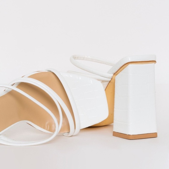 White block heels - Picture 6 of 8